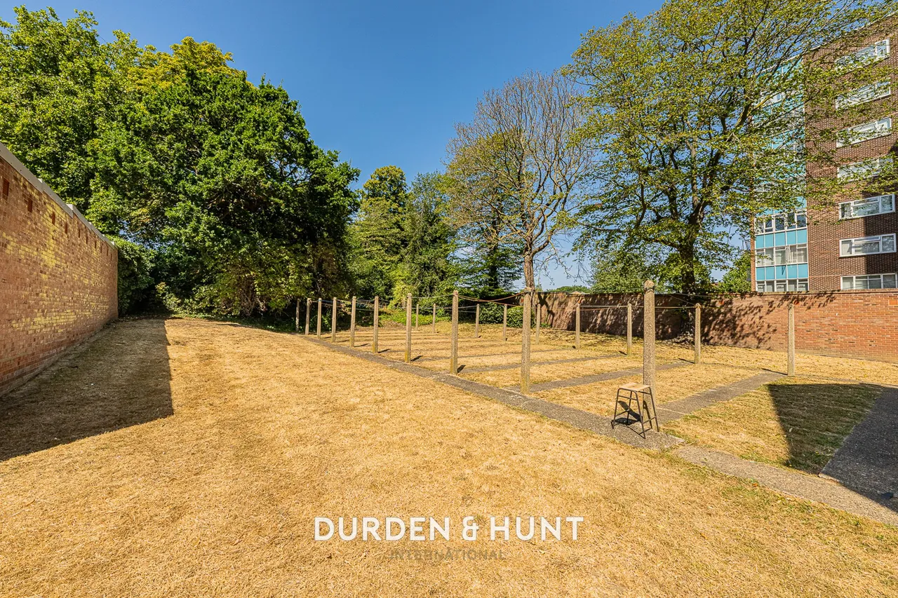 Little Holt, New Wanstead, E11, photo 19