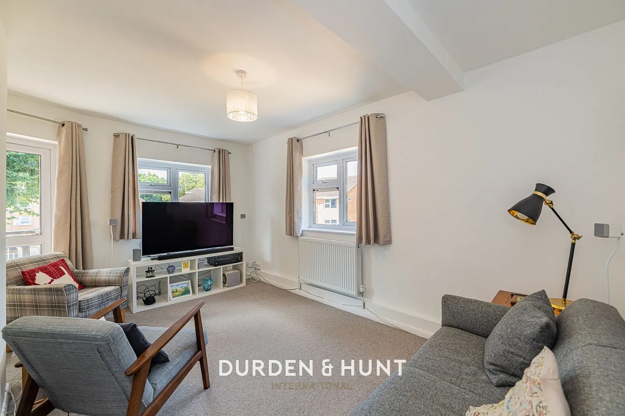 3 bed flat for sale, Little Holt, New Wanstead, E11