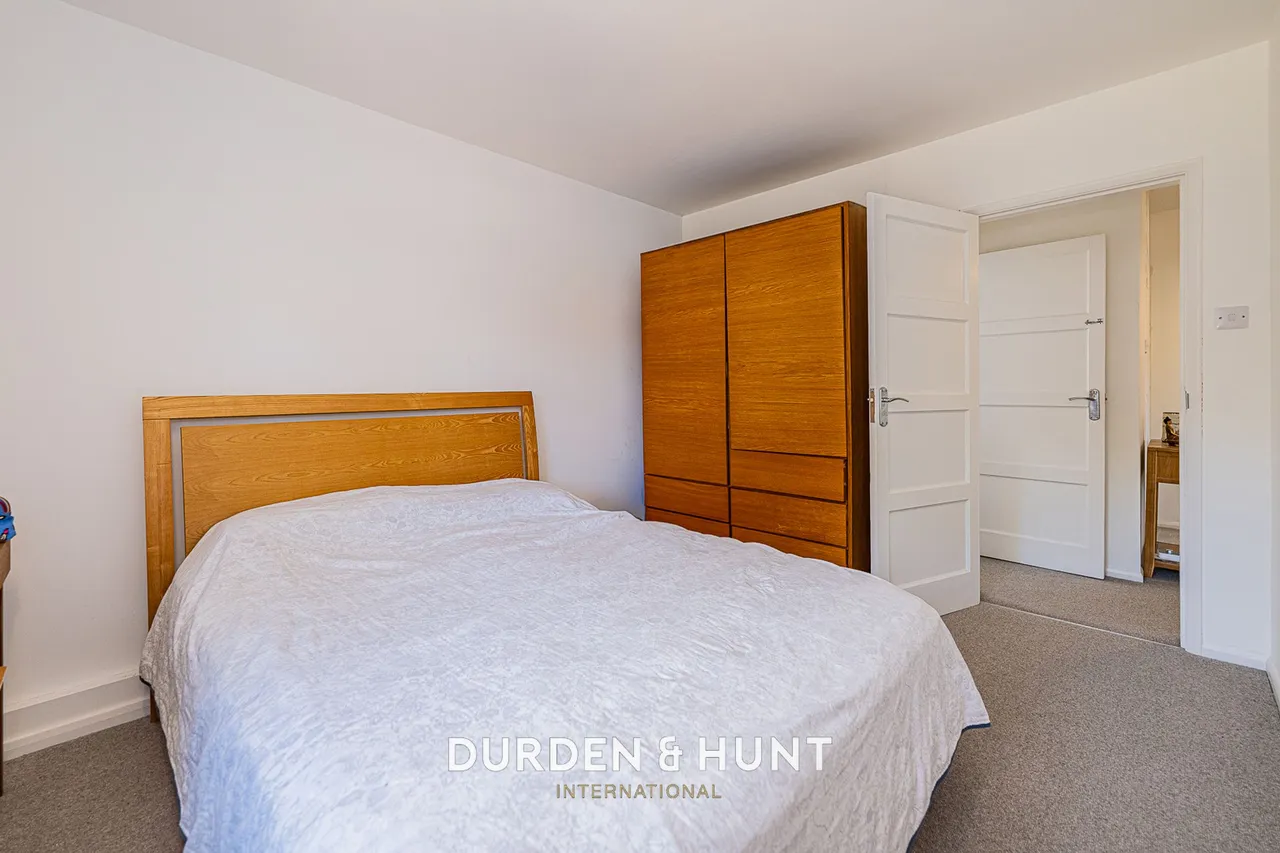Little Holt, New Wanstead, E11, photo 11