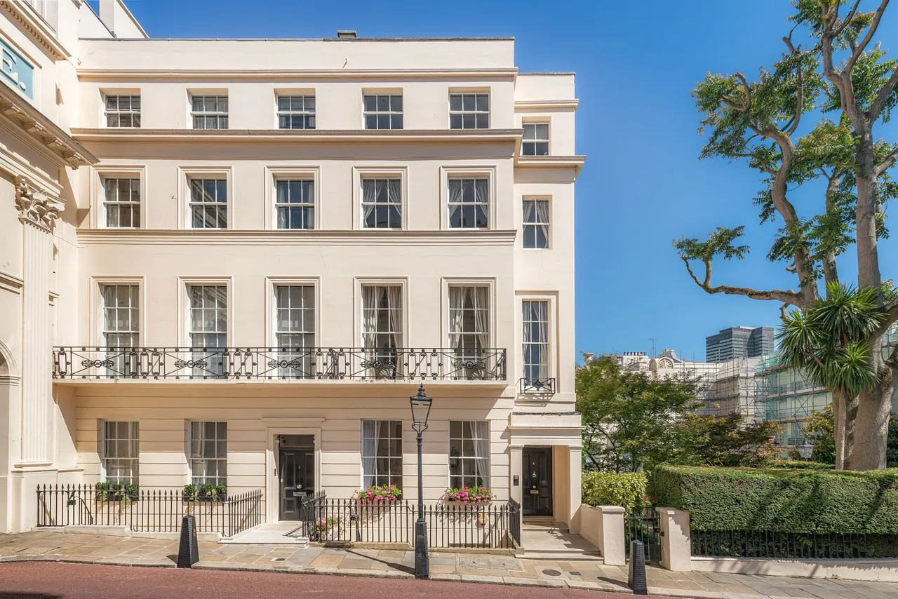 5 bed property to rent, Chester Terrace, Regent's Park, NW1