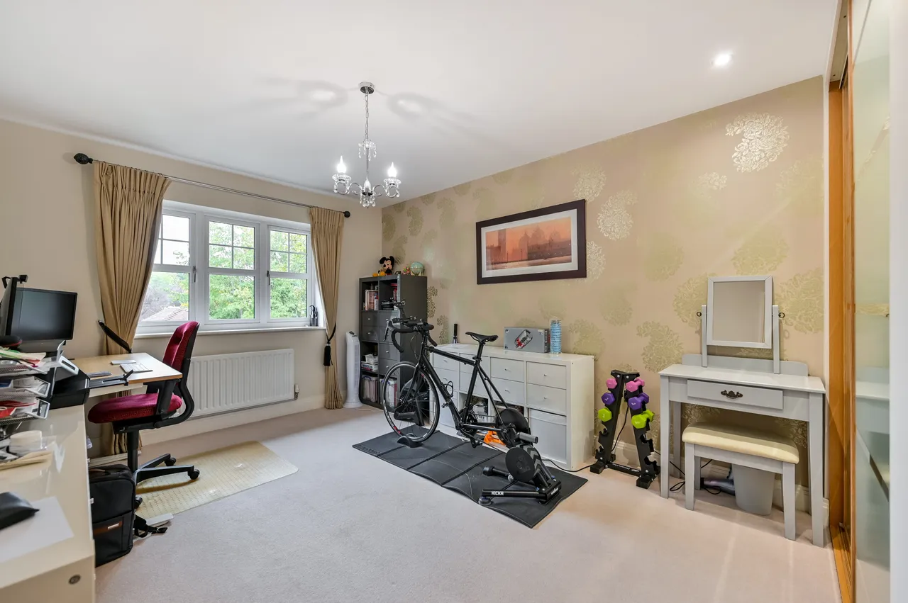 15 South Riding, Shoppenhangers Road, Maidenhead, photo 11