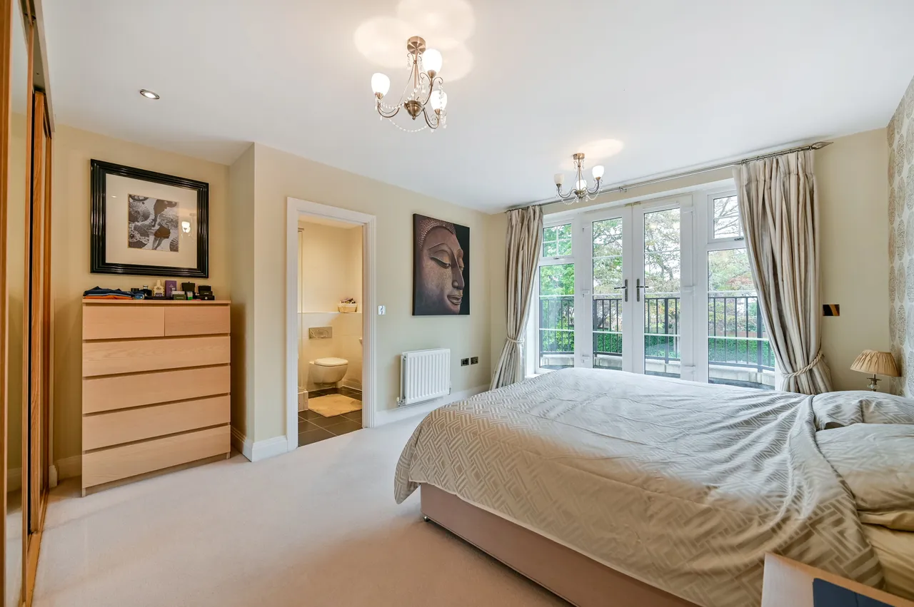 15 South Riding, Shoppenhangers Road, Maidenhead, photo 9