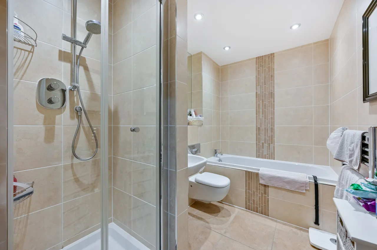 15 South Riding, Shoppenhangers Road, Maidenhead, photo 12
