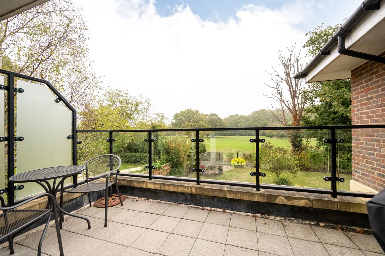 15 South Riding, Shoppenhangers Road, Maidenhead, photo 6