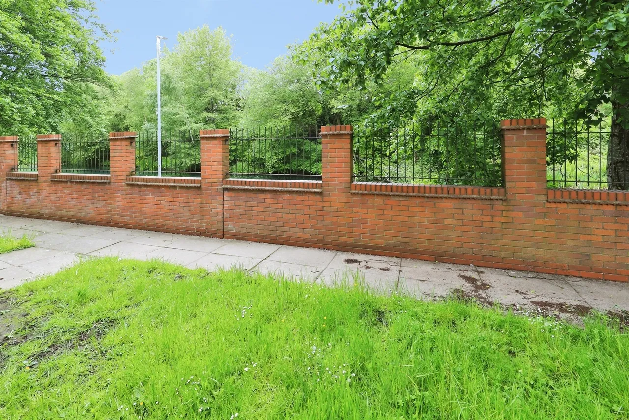 Morville Croft, Bilston, WV14, photo 17