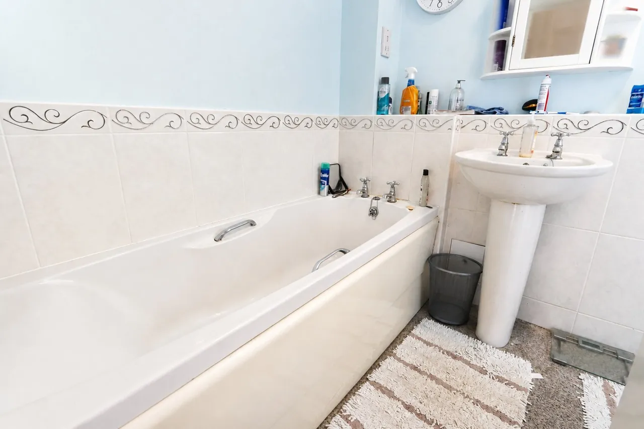 Sorrel Close, Isham, NN14, photo 5