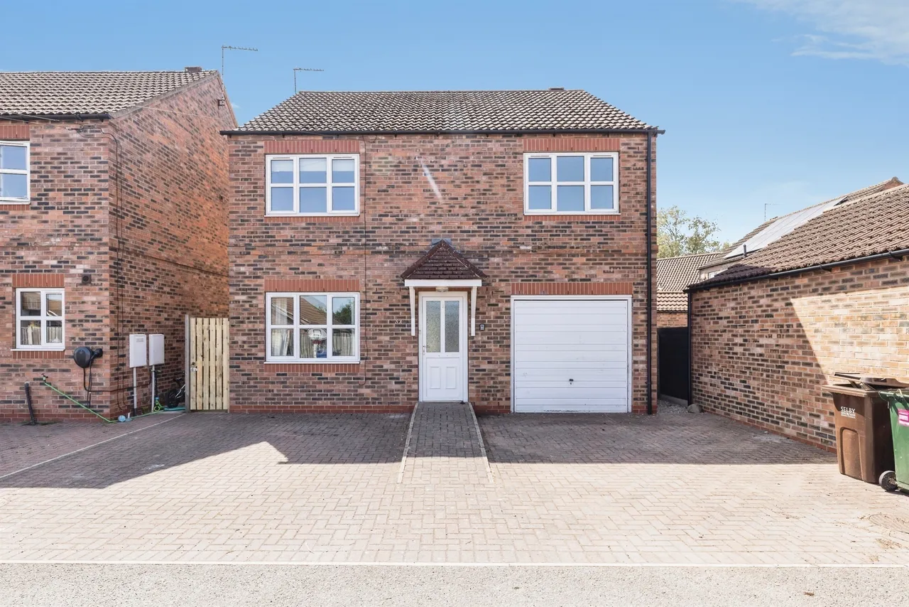 4 bed house for sale — Ferry Close, Hemingbrough, Selby