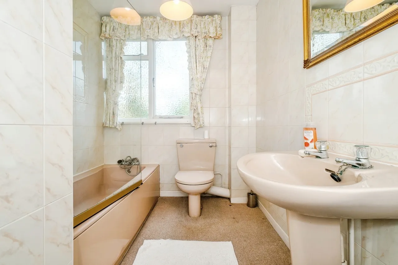 Gorse Bank Close, Storrington, RH20, photo 13