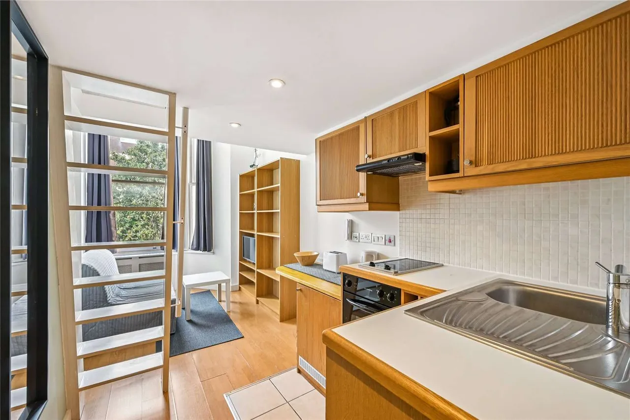 flat to rent — Fairholme Road, West Kensington, London, W14 9JZ
