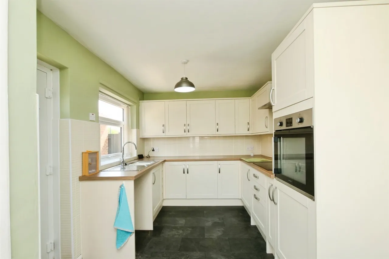 Whitethorn Close, York, photo 5