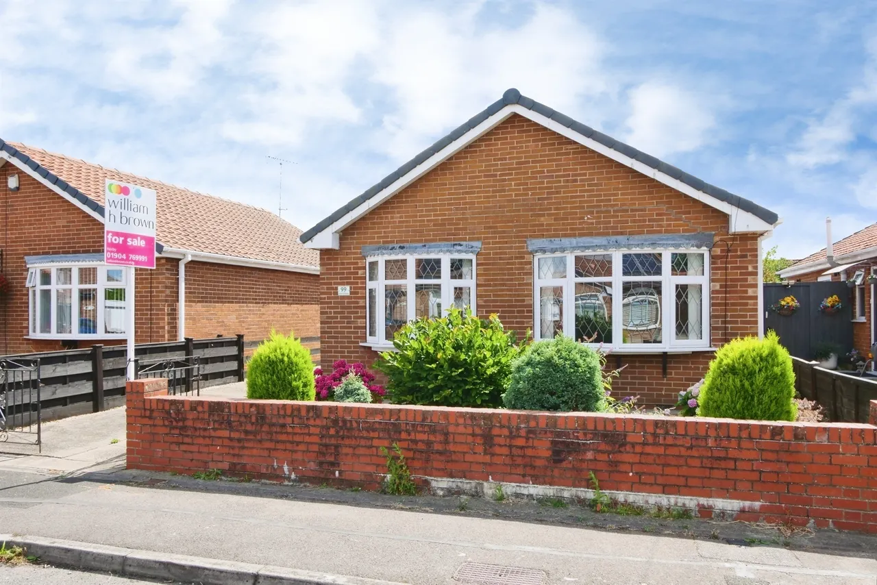 Whitethorn Close, York, photo 3