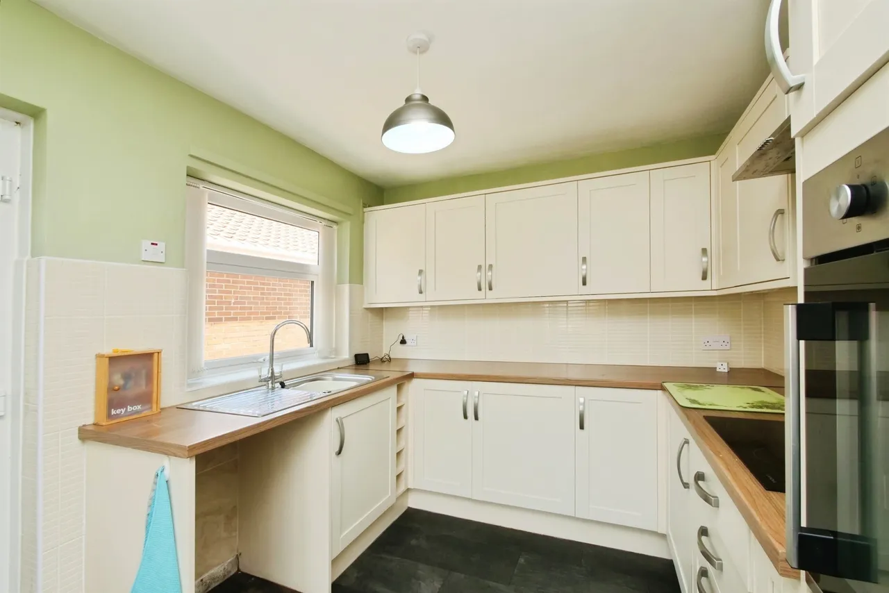 Whitethorn Close, York, photo 6
