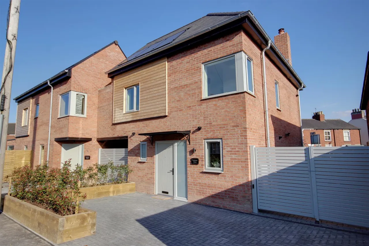 3 bed property for sale — Cartwright Lane, Beverley