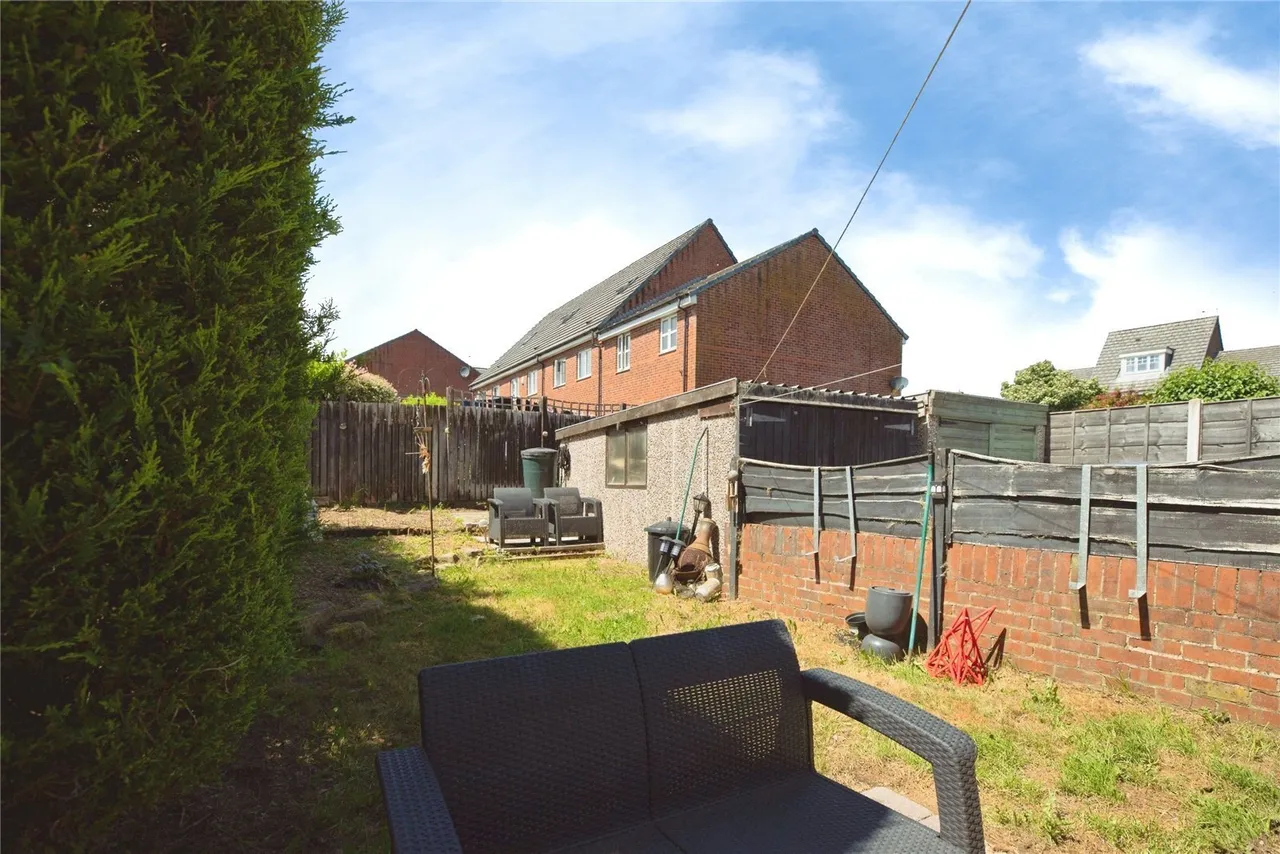 Bury Road, Radcliffe, M26, photo 17