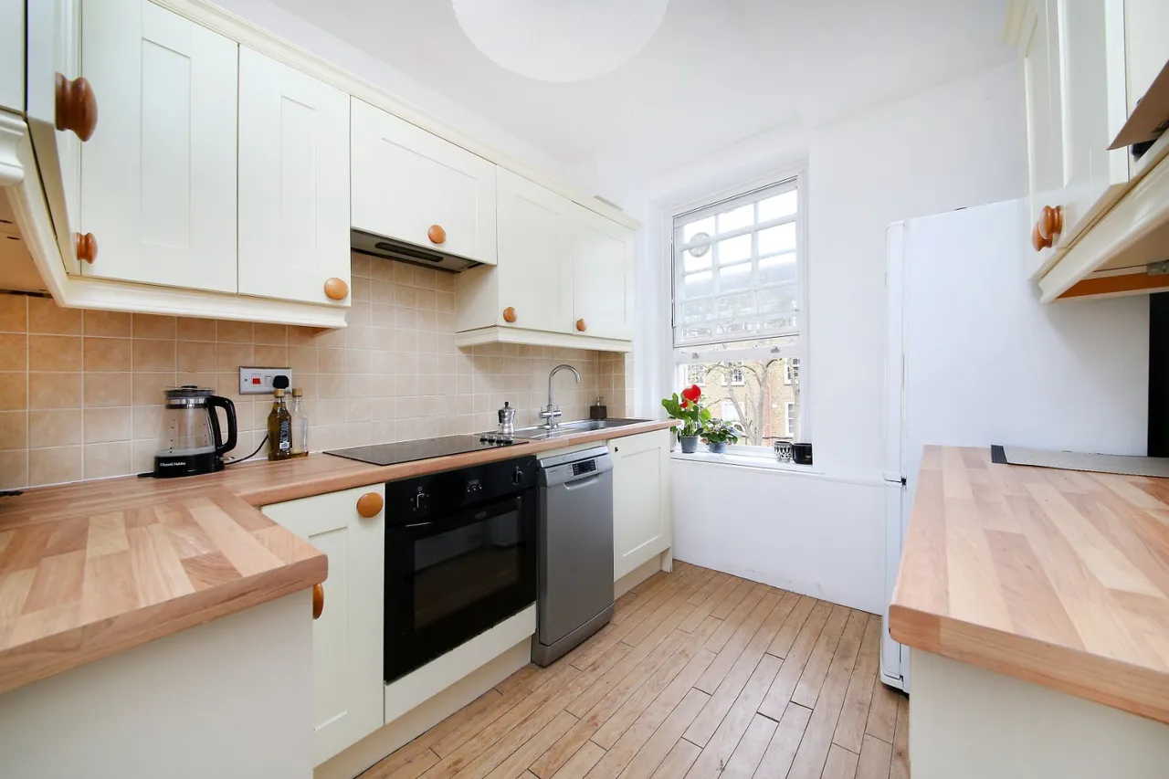 Vicarage Crescent, London, SW11, photo 10