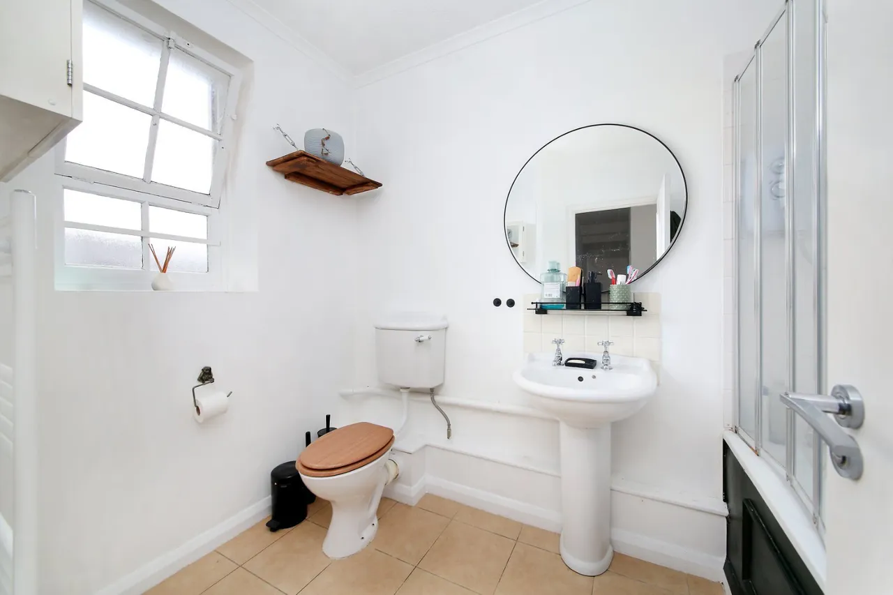 Vicarage Crescent, London, SW11, photo 5