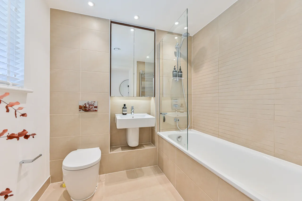 Flat 33, 10 Fairbourne Road, LONDON, photo 12