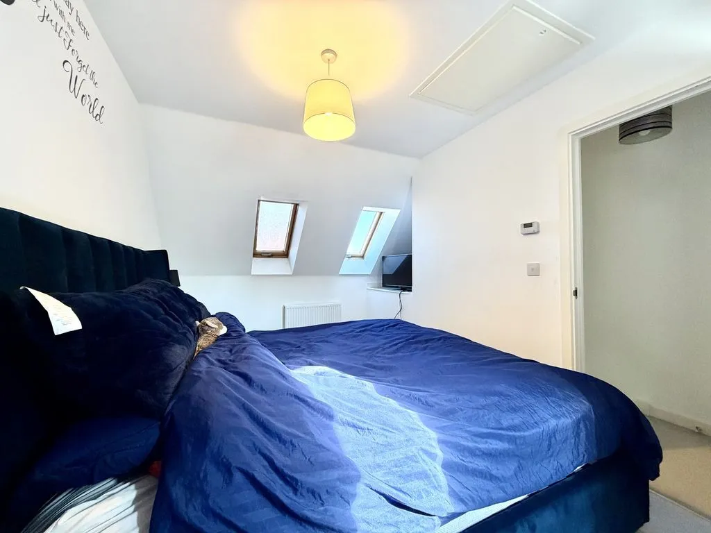 Rutherford Close, Calne, photo 13