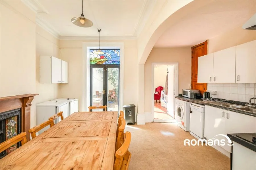 Cheltenham Crescent, Bristol, BS6, photo 3
