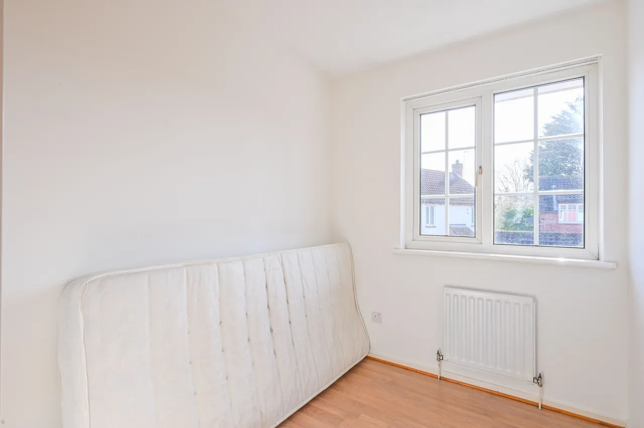 5 Vanbrugh Close, London, photo 8