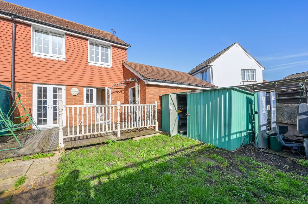 5 Vanbrugh Close, London, photo 5