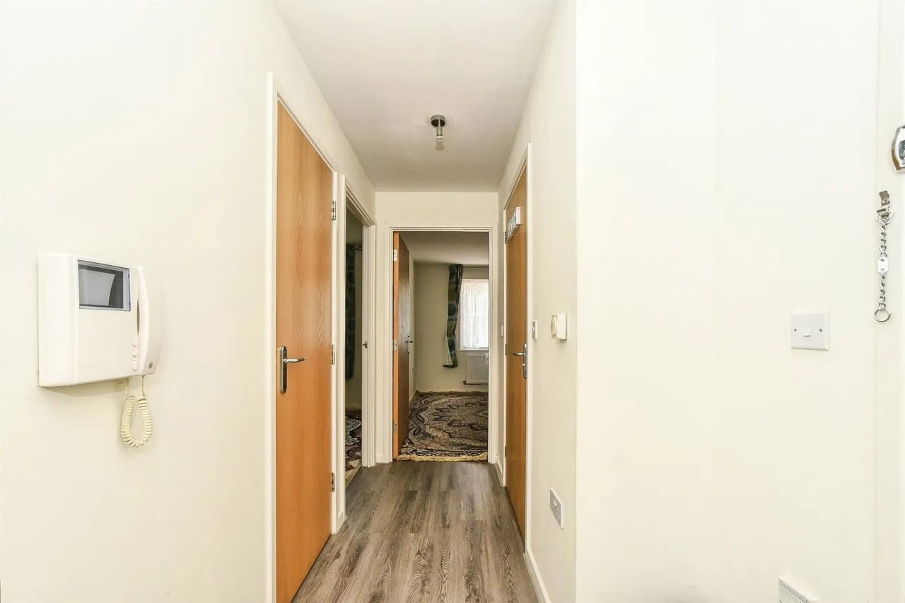 Twickenham Close, Swindon, photo 9