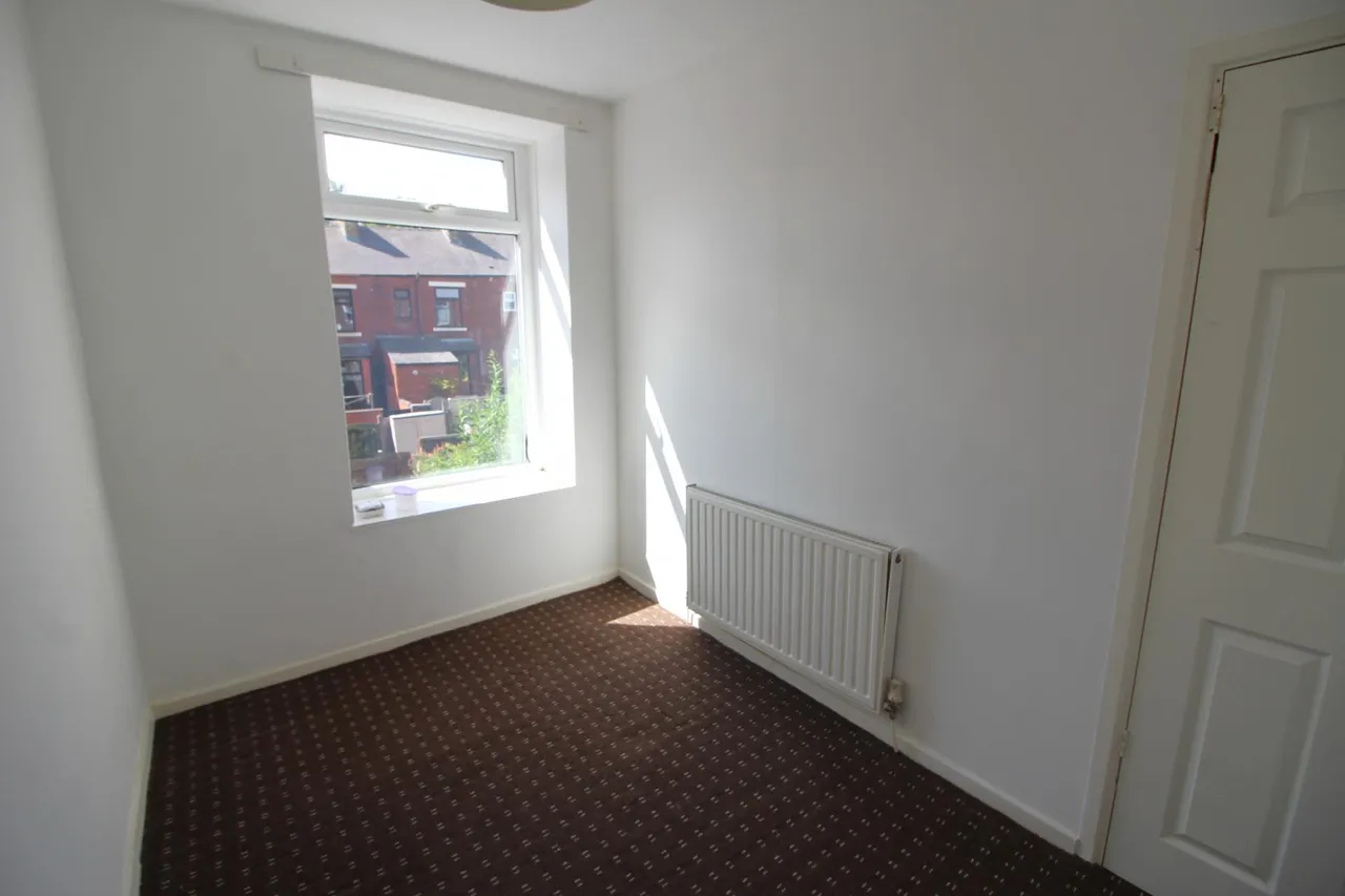 Chancery Lane, Shaw, OL2, photo 9