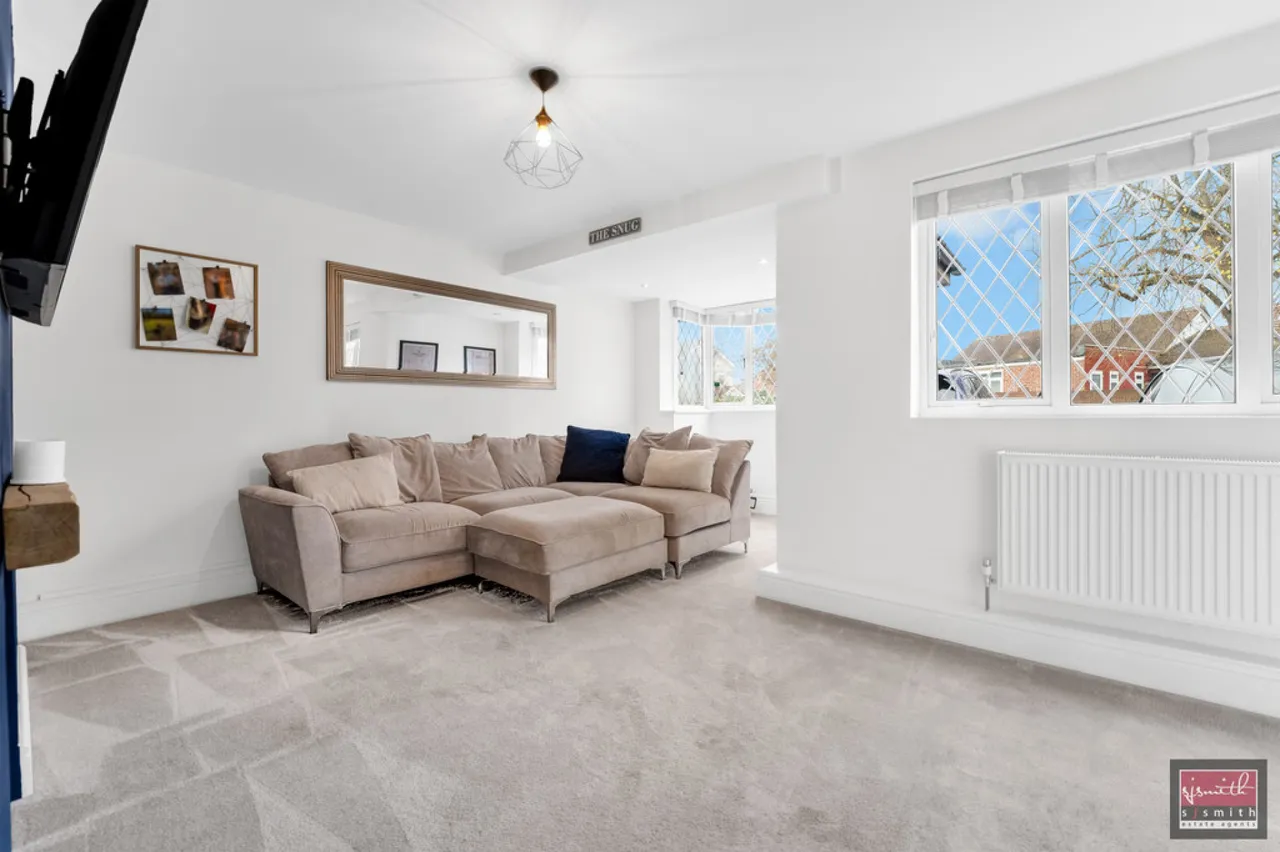 Station Crescent, Ashford, photo 8