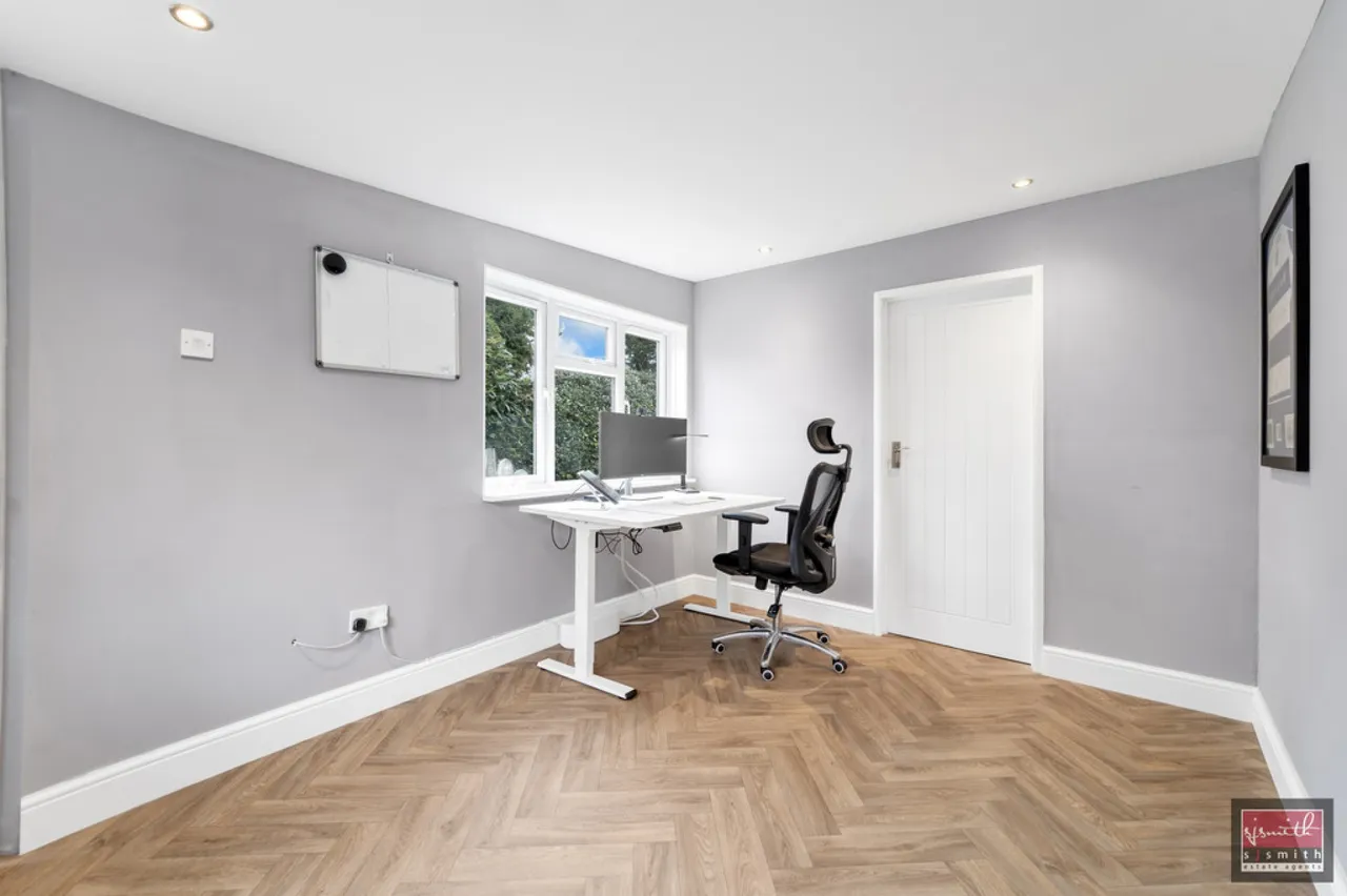 Station Crescent, Ashford, photo 9