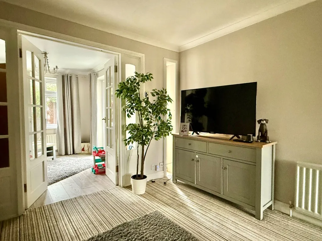 Congreve Way, LS17, photo 14
