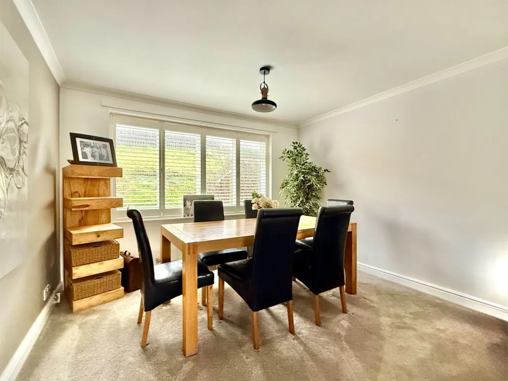 Congreve Way, LS17, photo 5