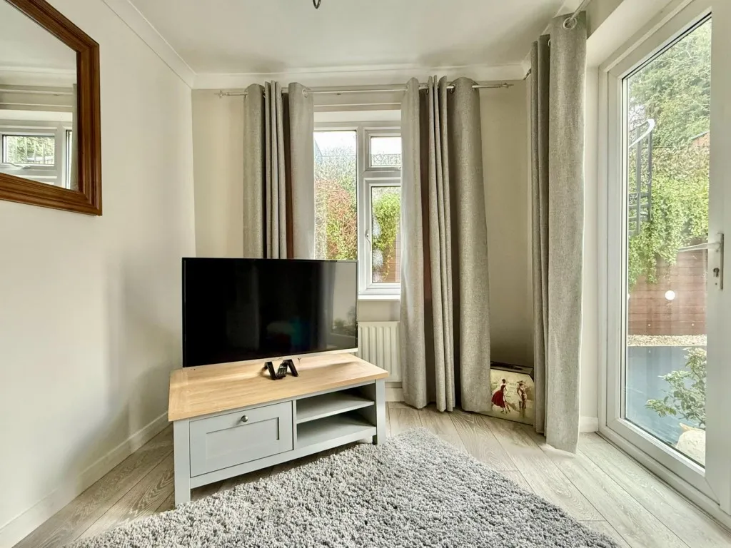 Congreve Way, LS17, photo 15