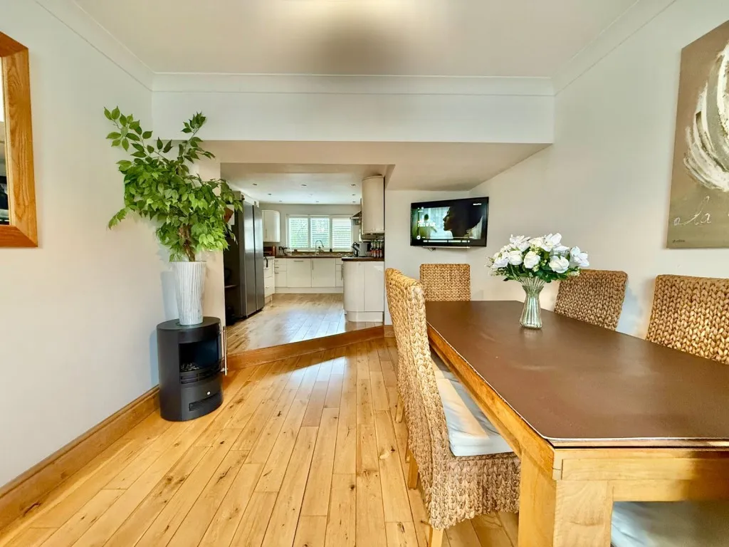 Congreve Way, LS17, photo 9