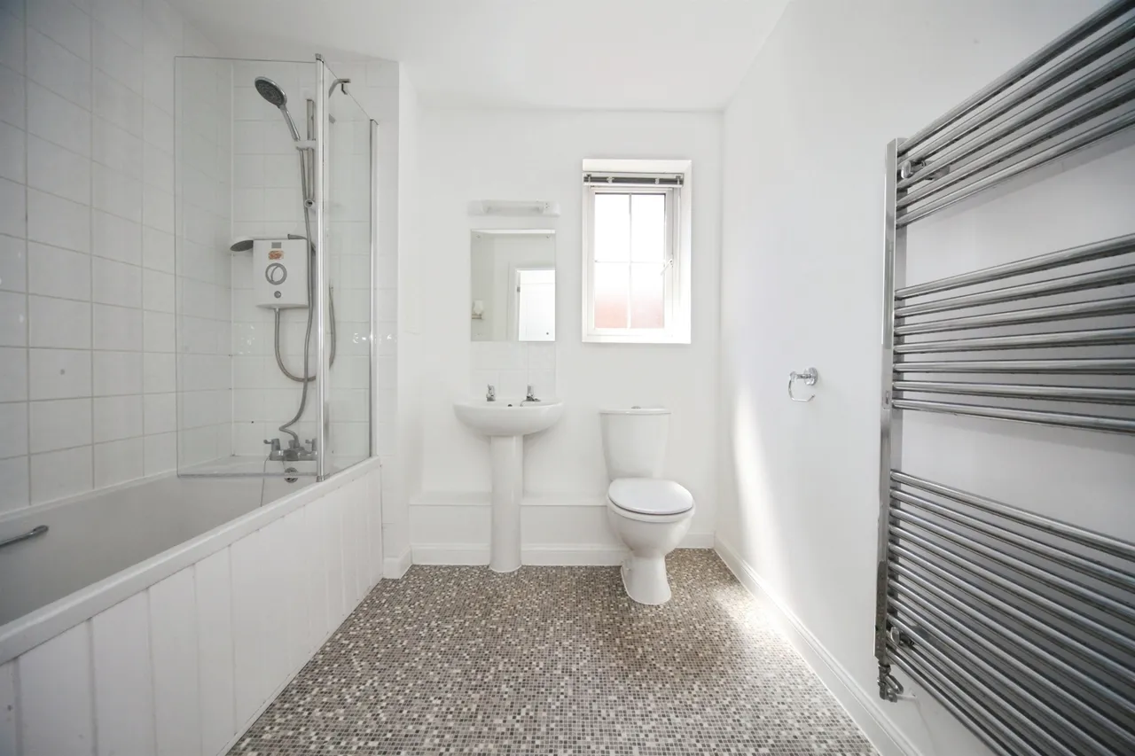 Design Drive, Dunstable, LU6, photo 9