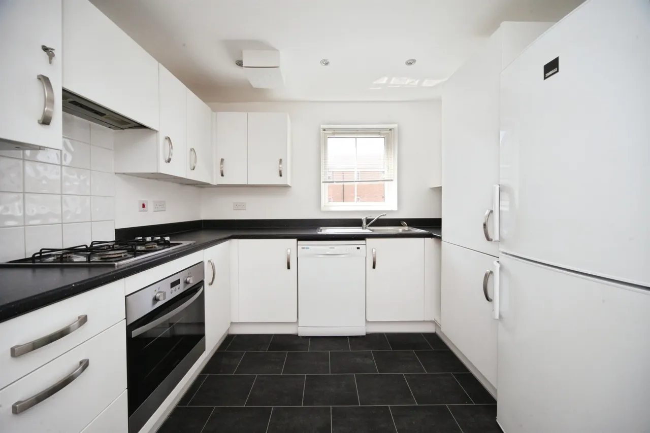 Design Drive, Dunstable, LU6, photo 5