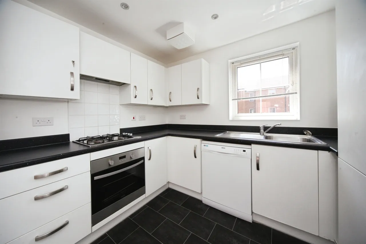 Design Drive, Dunstable, LU6, photo 4