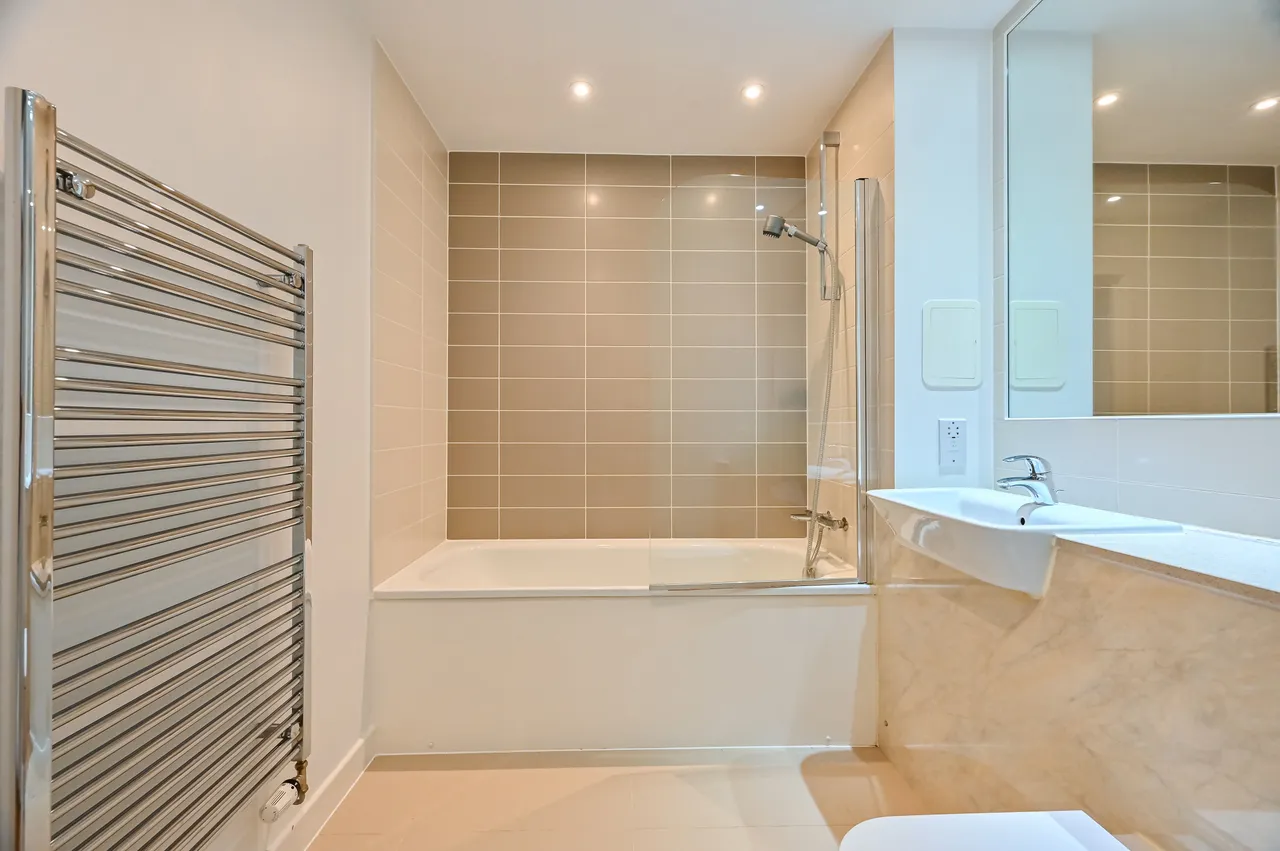 Flat 7, Fielder Apartments, 1 Heath Place, London, photo 9