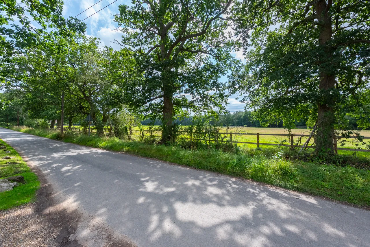 New Mill Lane, Eversley, Hook, Hampshire, RG27 0RA, photo 21