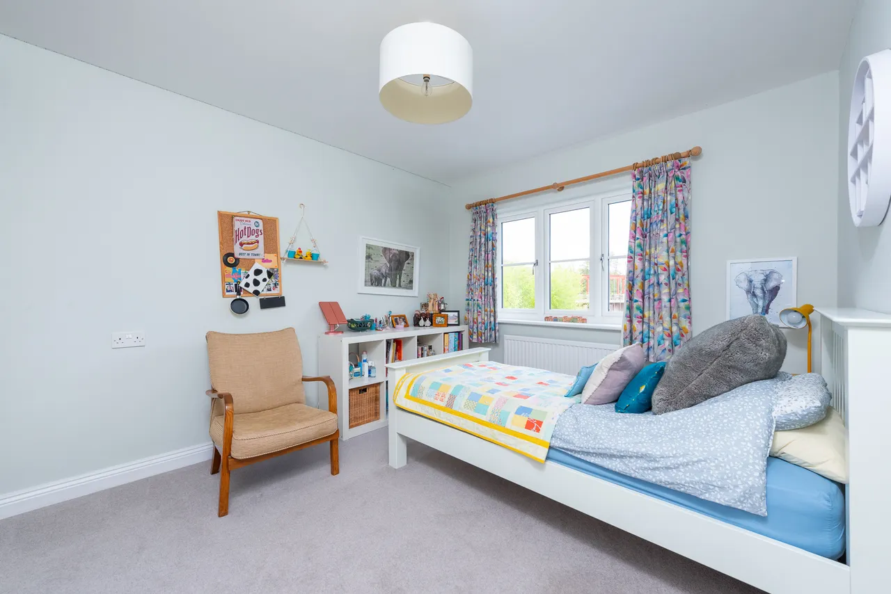 New Mill Lane, Eversley, Hook, Hampshire, RG27 0RA, photo 9