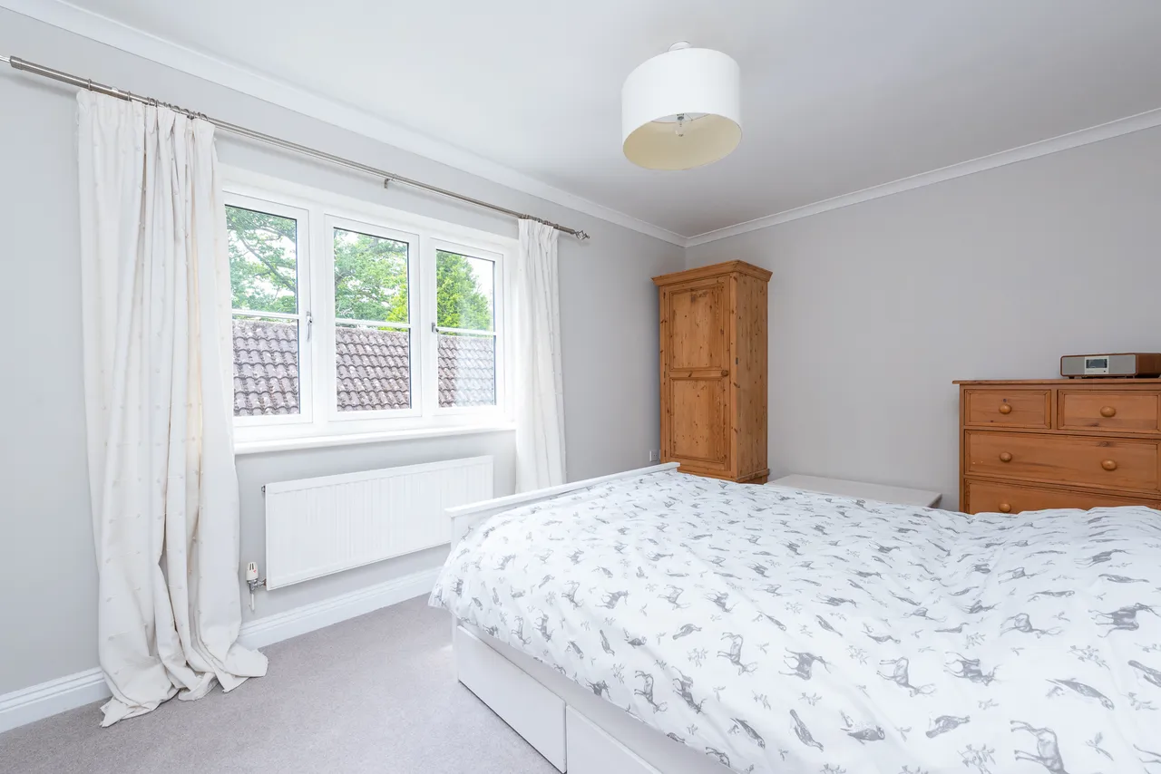 New Mill Lane, Eversley, Hook, Hampshire, RG27 0RA, photo 14