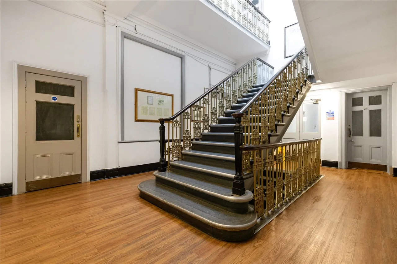 Adelaide Road, London, E10, photo 2