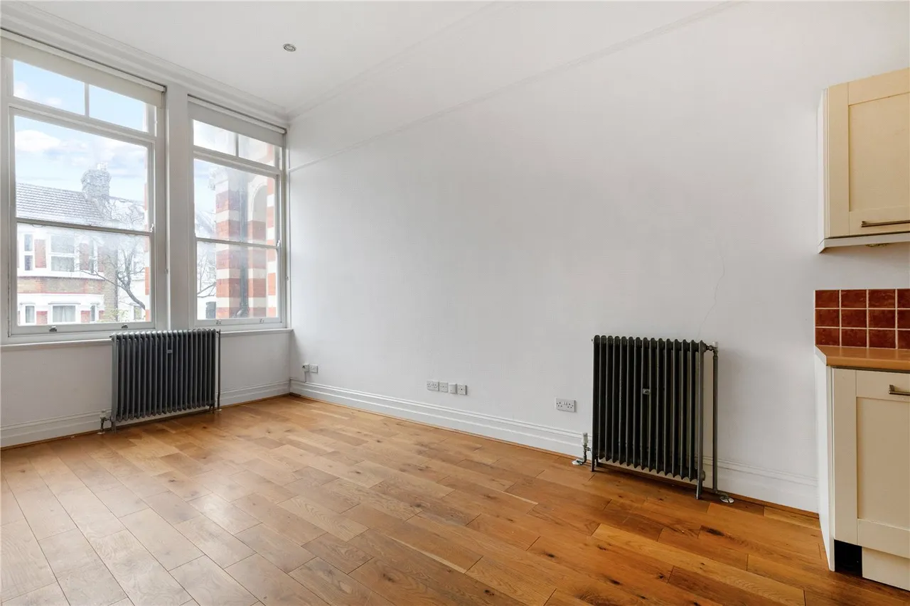 Adelaide Road, London, E10, photo 9