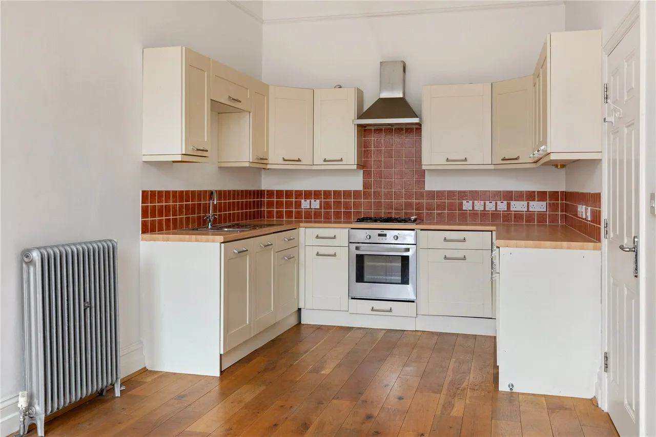 Adelaide Road, London, E10, photo 5