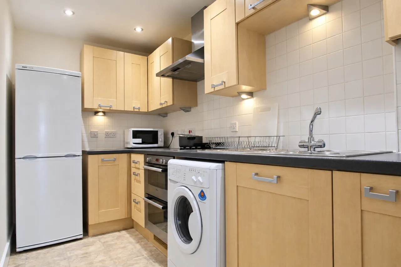 Empress Court, Woodin`s Way, photo 2
