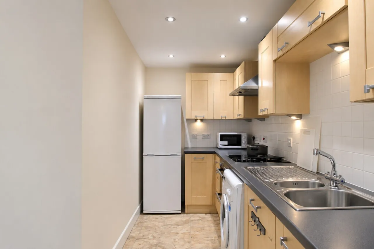 Empress Court, Woodin`s Way, photo 4