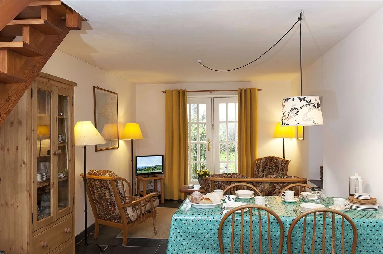 Nr Walwyn's Castle, Haverfordwest, Pembrokeshire, SA62 3ED, photo 12