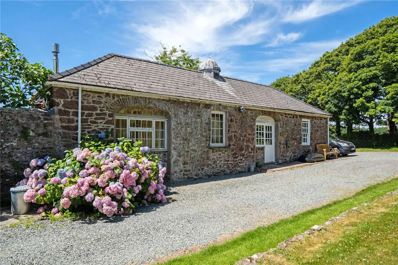 Nr Walwyn's Castle, Haverfordwest, Pembrokeshire, SA62 3ED, photo 11