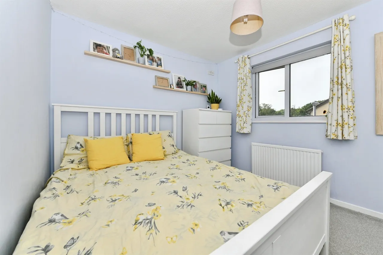 Holland Close, Chippenham, photo 9