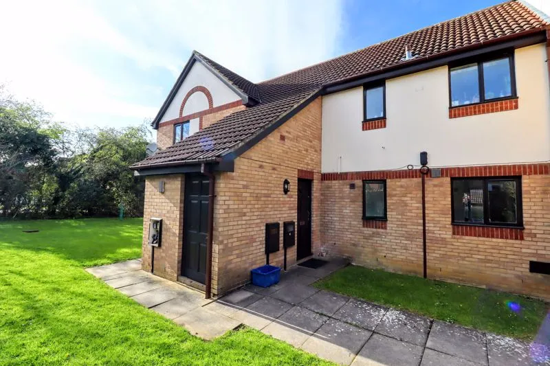 1 bed property for sale — Pimpernel Grove, Walnut Tree, Milton Keynes, Buckinghamshire, MK7 7LG