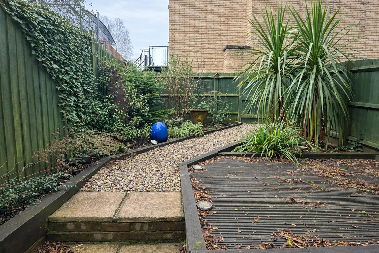 Marc Brunel Way, Chatham, photo 17